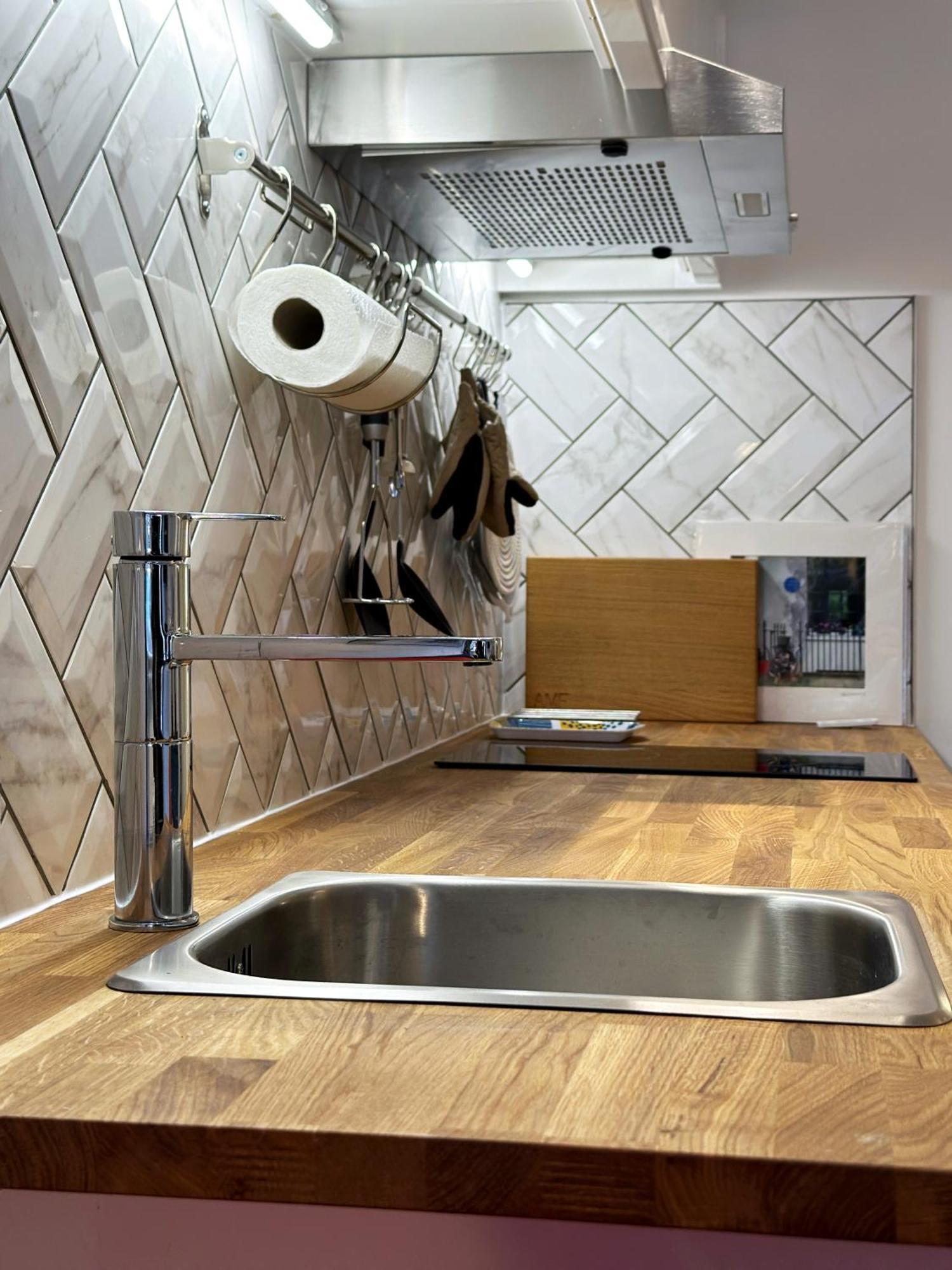 Kensington Studio Hosted By Airoperate Near Notting Hill - 1 Double Bed , 1 Sofa Bed, Ground Floor Apartment Via Private Entrance Лондон Екстер'єр фото