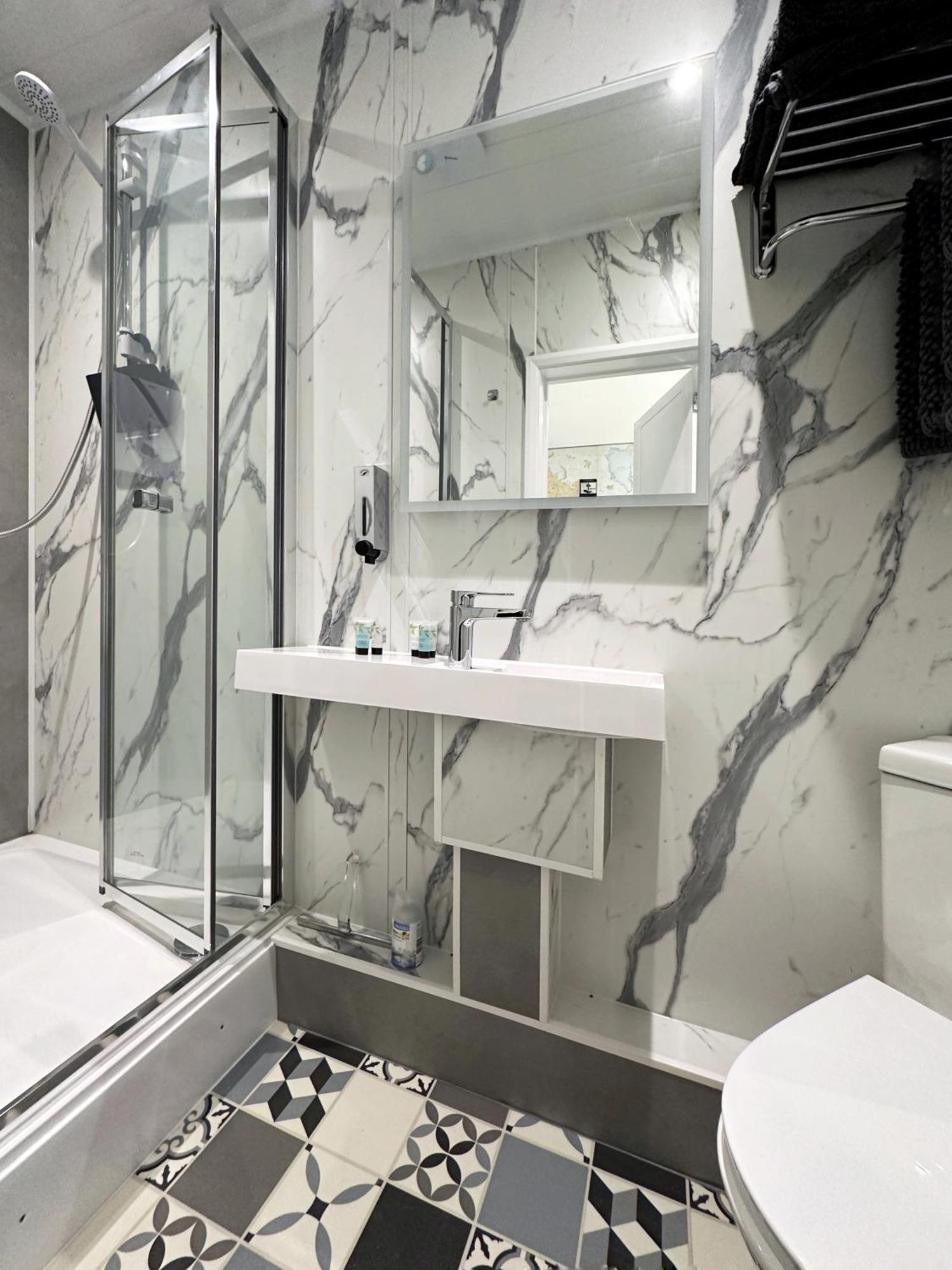 Kensington Studio Hosted By Airoperate Near Notting Hill - 1 Double Bed , 1 Sofa Bed, Ground Floor Apartment Via Private Entrance Лондон Екстер'єр фото